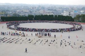 人間空気イスの様子