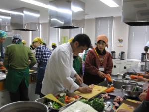 ブルガリア家庭料理体験の様子