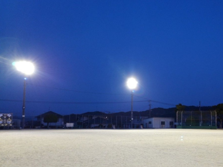 大野南小学校夜間照明2