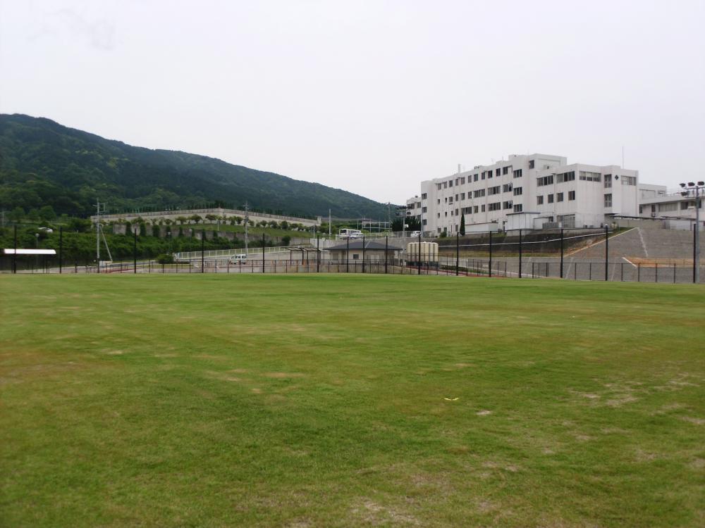 乙金多目的広場写真