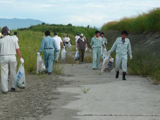 水源を守る活動の様子