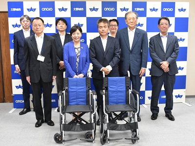 （一社）筑紫地区建設コンサルタンツ協会寄贈品贈呈式写真