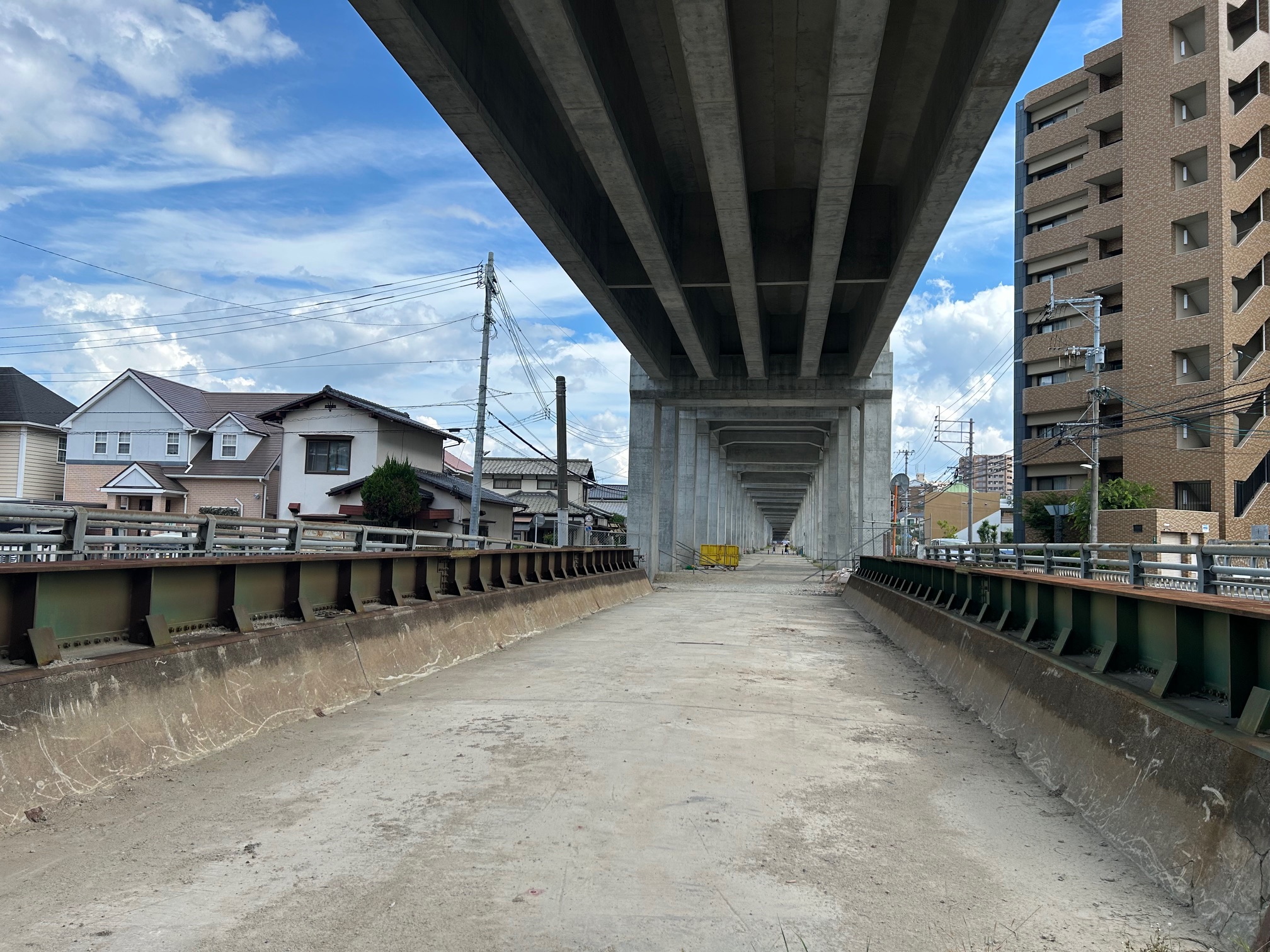 260225_牛頸川鉄道橋広場塗装工事（塗装前）