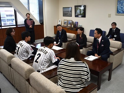 「ラグザス presents 第8回 WBSC U-12野球ワールドカップ2025」 銀メダル 外山 泰基さん・河津 勇誇さん 表敬訪問